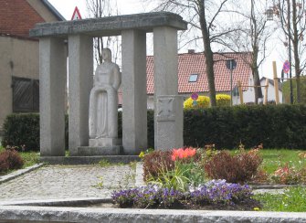 Kriegerdenkmal neu