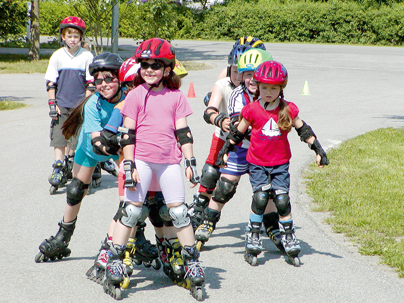 Kinder beim Inline-Skaten