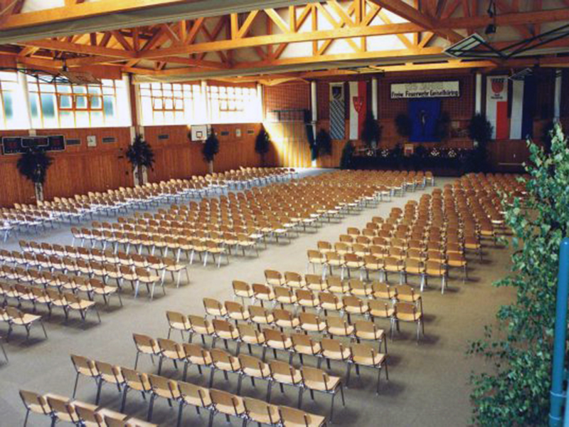 Innenansicht mit Bestuhlung