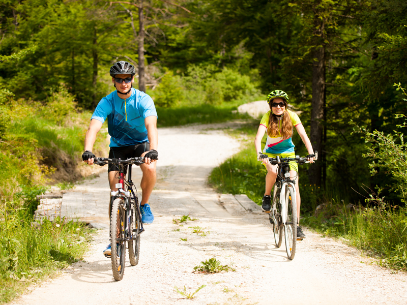 P&auml;rchen auf Mountainbikes