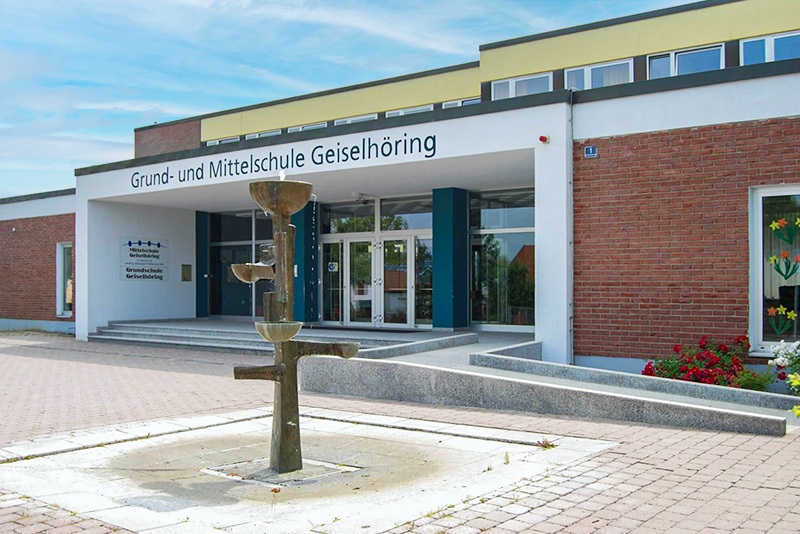 Grund- und Mittelschule Eingang